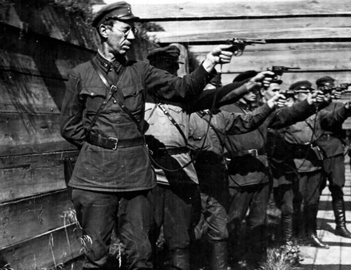 Расстрел, заключенные