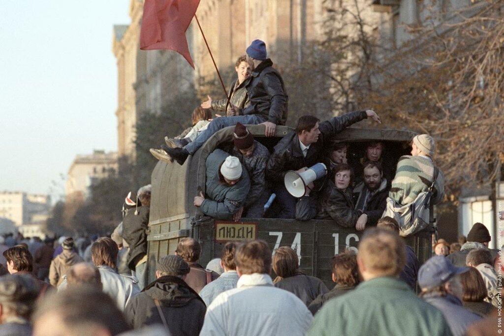 Штурмовая колонна на Мэрию Москвы