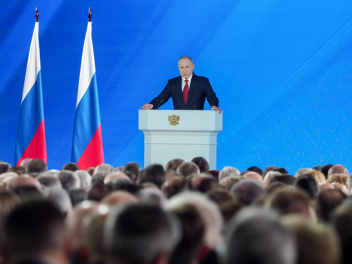 выступает в том числе и. танцевальная шоу-группа феникс биробиджан. выступает в том числе и. советский дирижер. сбпч группа.