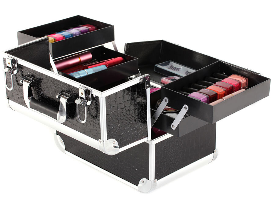 Бьюти-кейс с раскладывающимися полочками