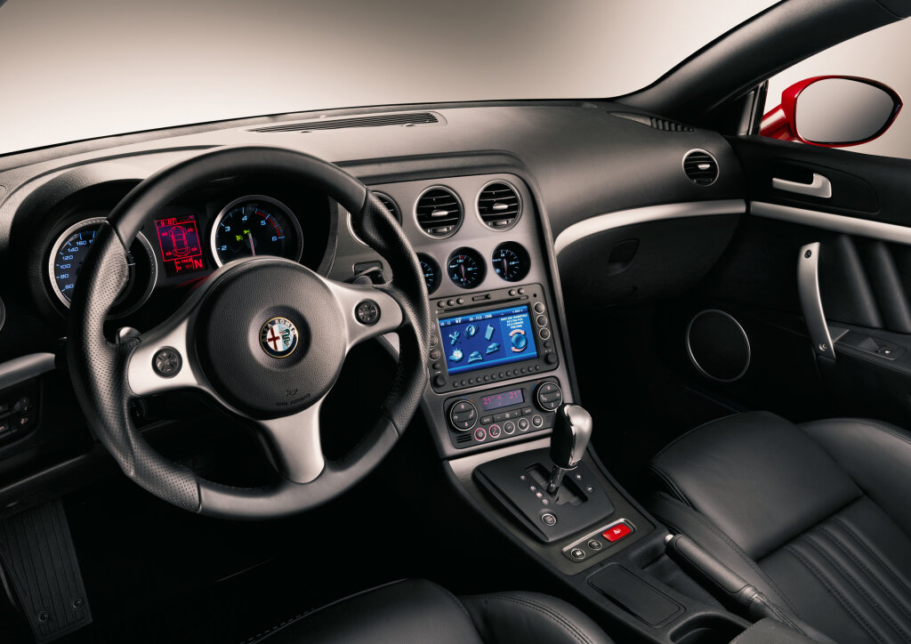 Салон Alfa Romeo Brera. Фото Autowp.ru 