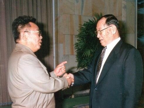 чжон ён чжи. чон джу ен в 1967 году. чон чжу ен. чон чжу ён основатель hyundai. чон джи ён актер.