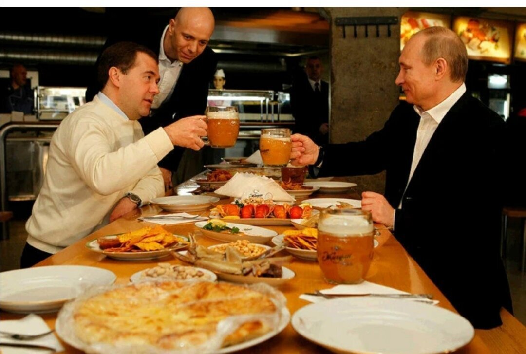 Но и Жигули не прочь пропустить по чарке