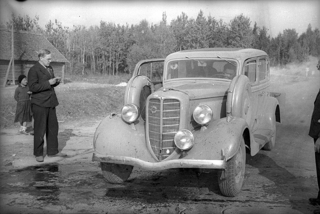 Первая машина газ. ГАЗ м1 газогенераторный. Автомобиль ГАЗ м1 эмка. ГАЗ-М-1 легковой автомобиль. ГАЗ м1 1939.