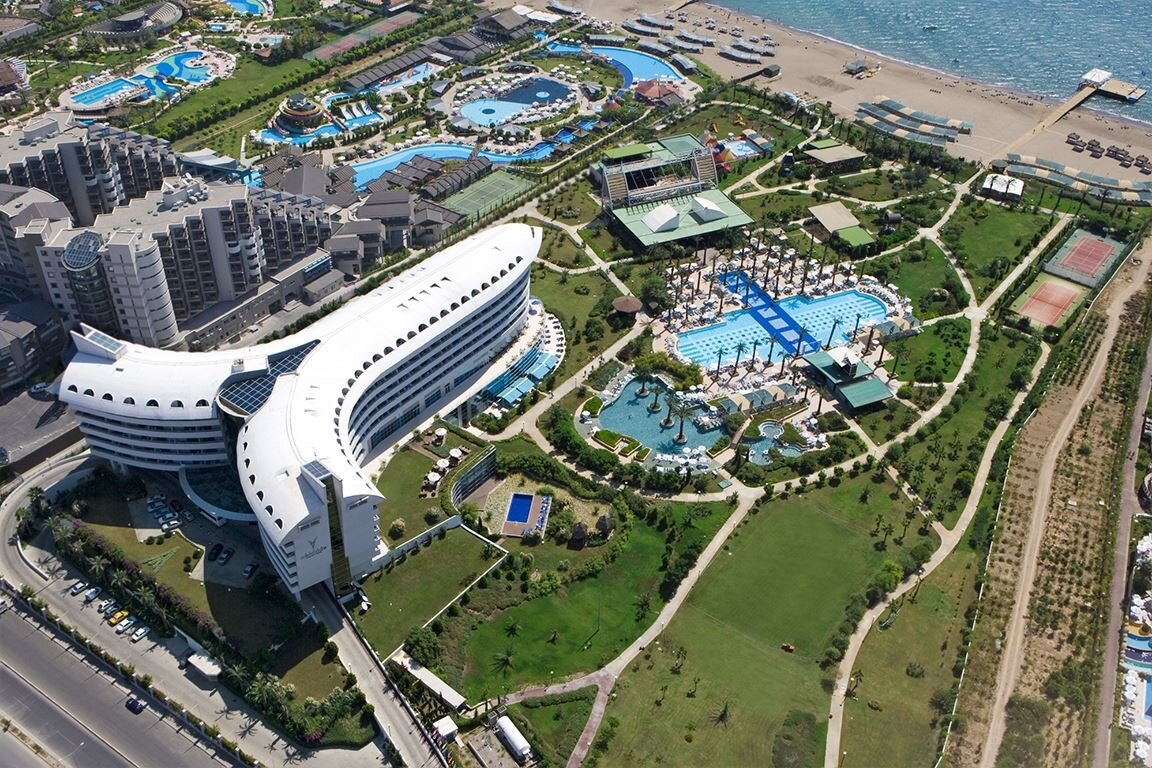 Concorde De Luxe Resort Hotel 
