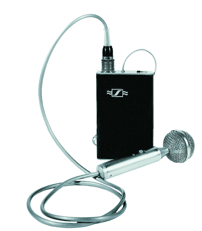 В популяризации беспроводных микрофонов помог известный немецкий ведущий и актер Петер Франкенфельд. Перед одним из юмористических скетчей он прикрепил к системе Mikroport провод. Во время выступления он много ходил по сцене, запутался в проводе и «в гневе» отрезал его. О чудо, звук не пропал! Этот случай потом долго обсуждали в медиа, помогая повысить продажи Mikroport. 