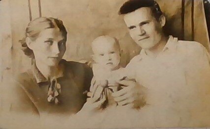 1942 ГОД. НА ФОТО АВТОР СТАТЬИ.