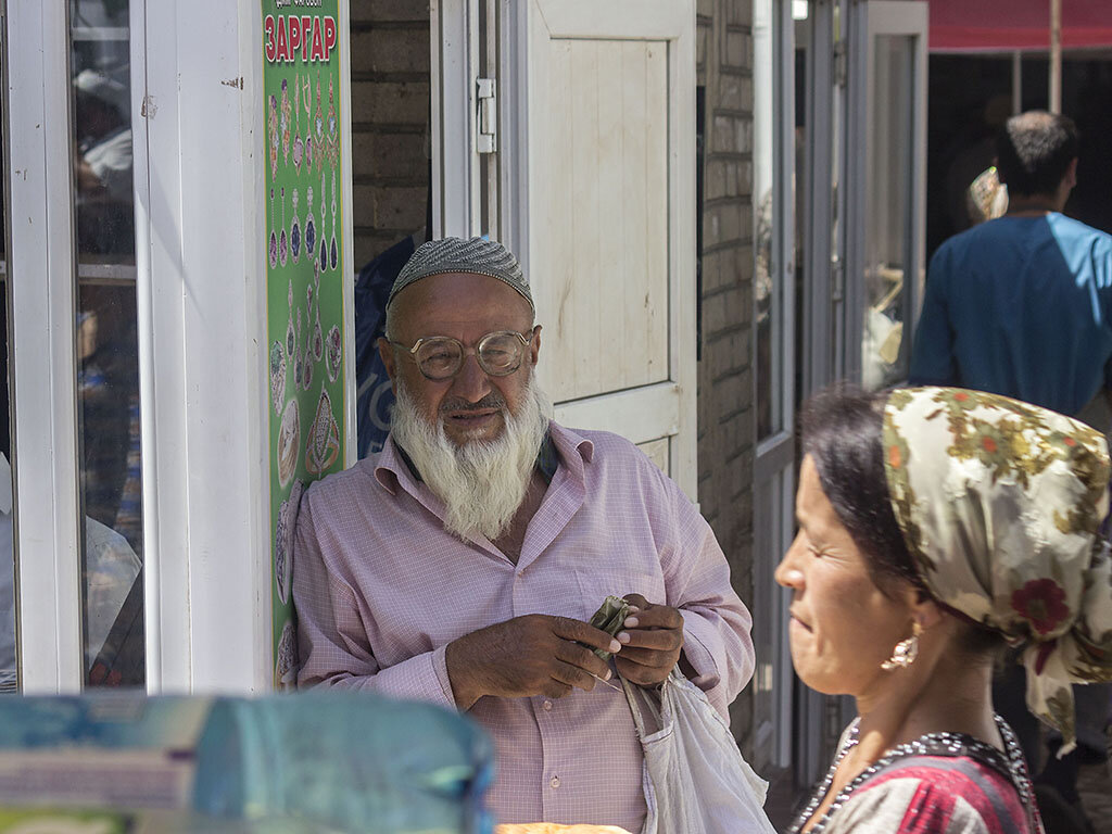 Курган-Тюбе. Базар.