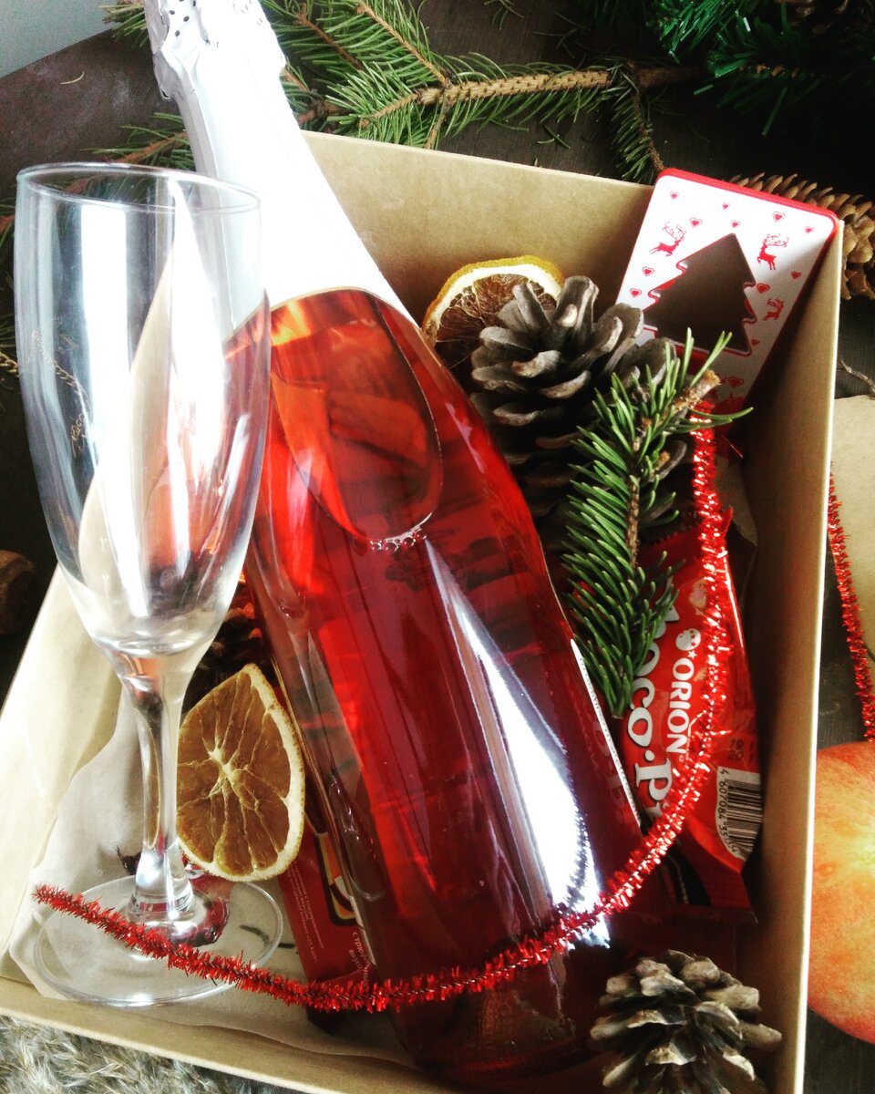 Розовое игристое для торта. Фото из личного архива