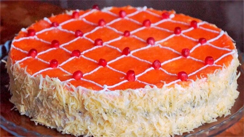 Очень вкусный Новогодний салат с грибами и курицей