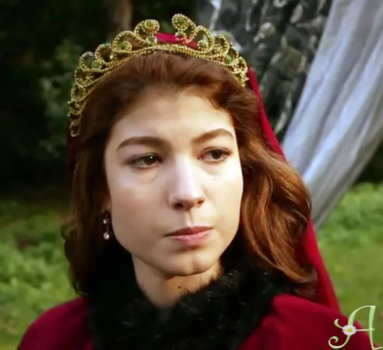 Шах султан в красном. Сафие султан. Михриниса султан великолепный век. Айше хюмашах султан великолепный век. Нергисшах хатун.