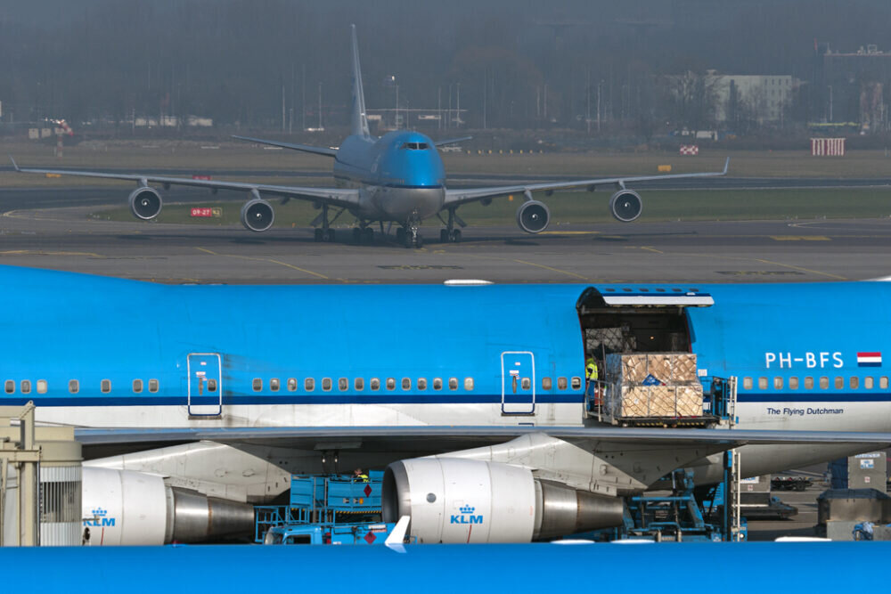 У В747 combi сбоку была большая грузовая дверь. Фото: Pieter van Marion/Wikimedia