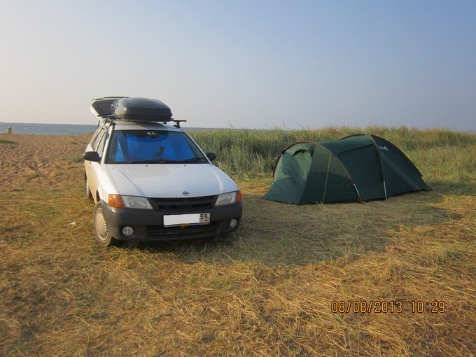 небольшой отдых на морском берегу, после долгой дороги(на подъезде к Феодосии).