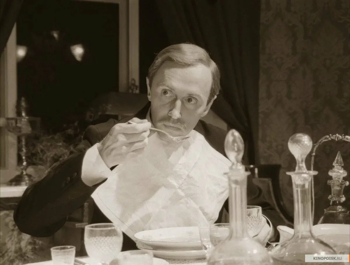 – Не читайте до обеда советских газет! – Все отнять и поделить! – Котов душили, душили… – Разруха не в клозетах, а в головах! – Абырвалг. – Человеку без документов строго воспрещается существовать.-8