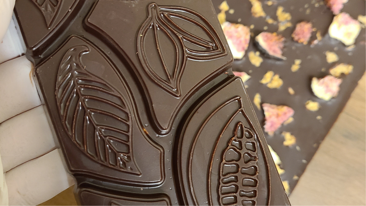 Первые шоколадные плитки без сахара