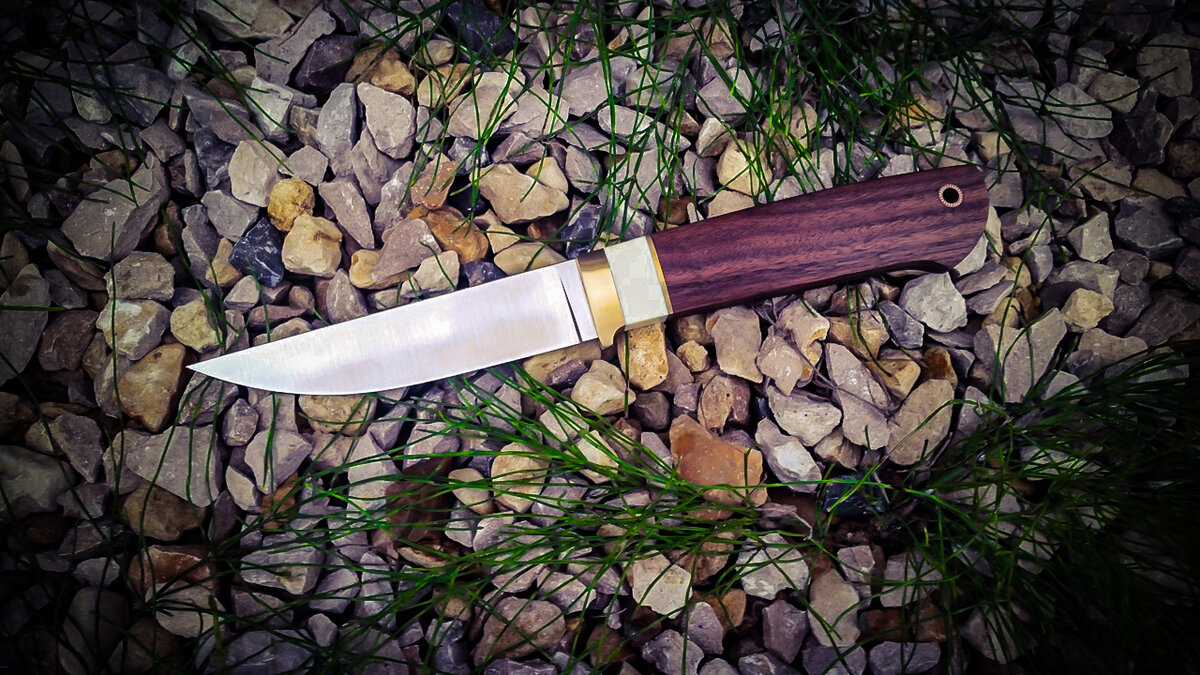 Нож из порошковой стали elmax