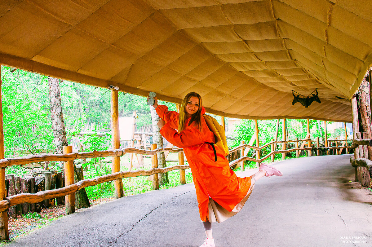 В зоопарке Краснодара мы гуляли под дождем. Да и вообще 3 дня были проливные дожди, но это не повод сидеть дома