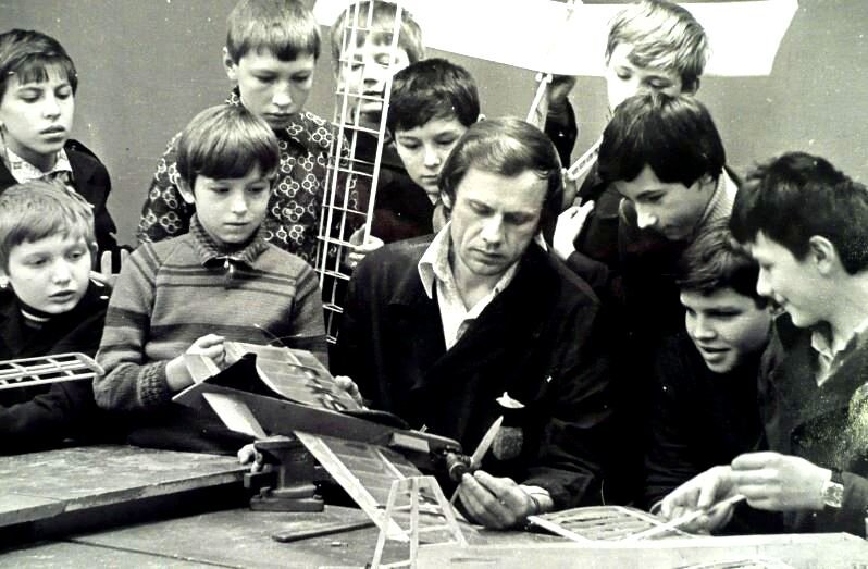 Станция юных техников, СССР (иллюстрация из открытых источников)