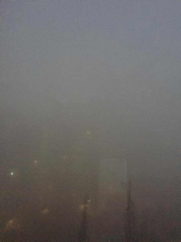 Утро туманное... Такое зрелище предстало моему взору около 7 часов. А началось все накануне вечером... Фотография сделана моим iPhone