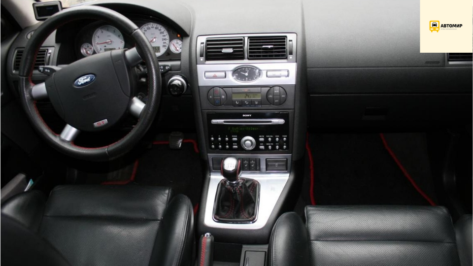 Салон третьего Мондео