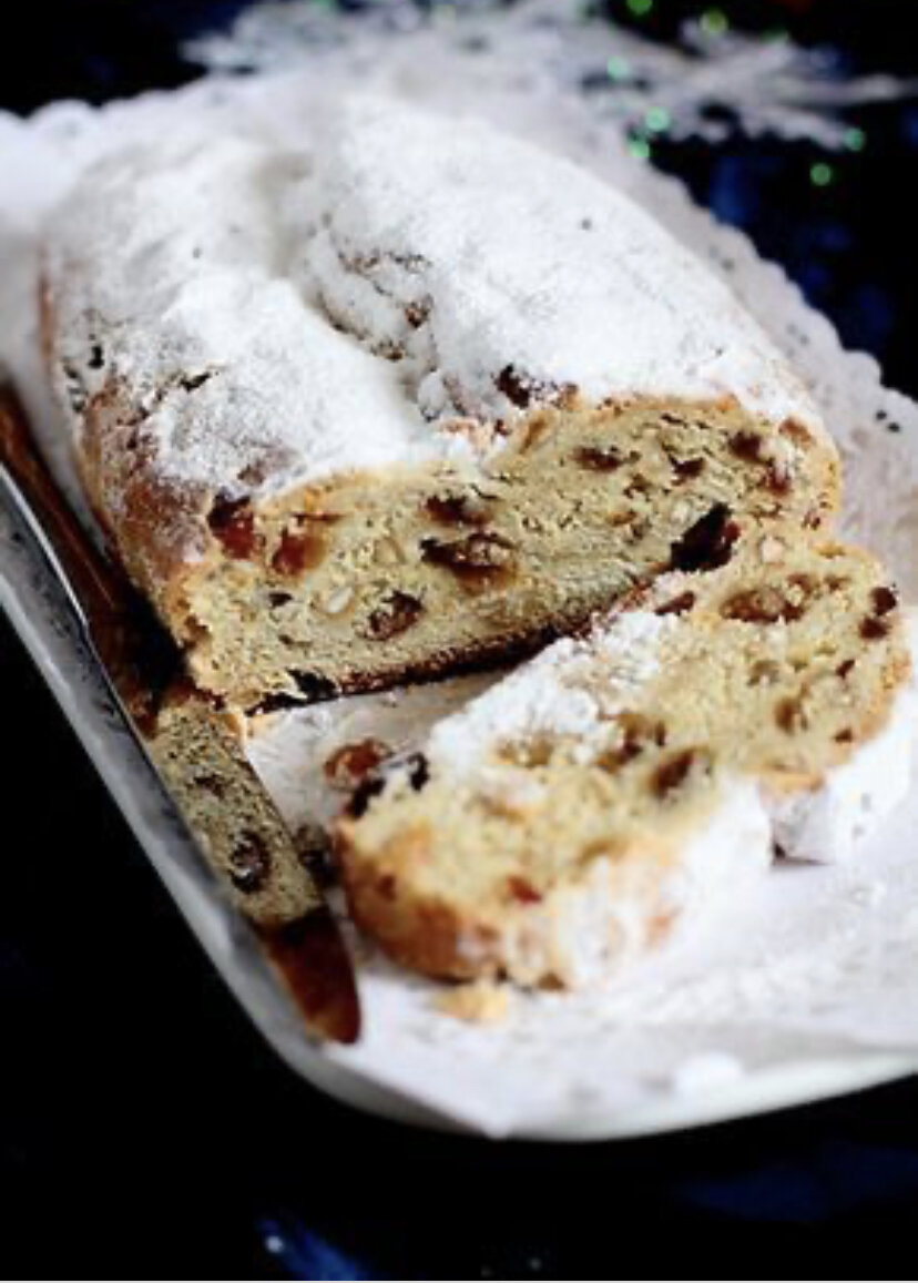 Штоллен энгельс. Немецкий штоллен рецепты. Нюрнбергский штоллен. Черный штоллен. Немецкий штоллен рецепты.