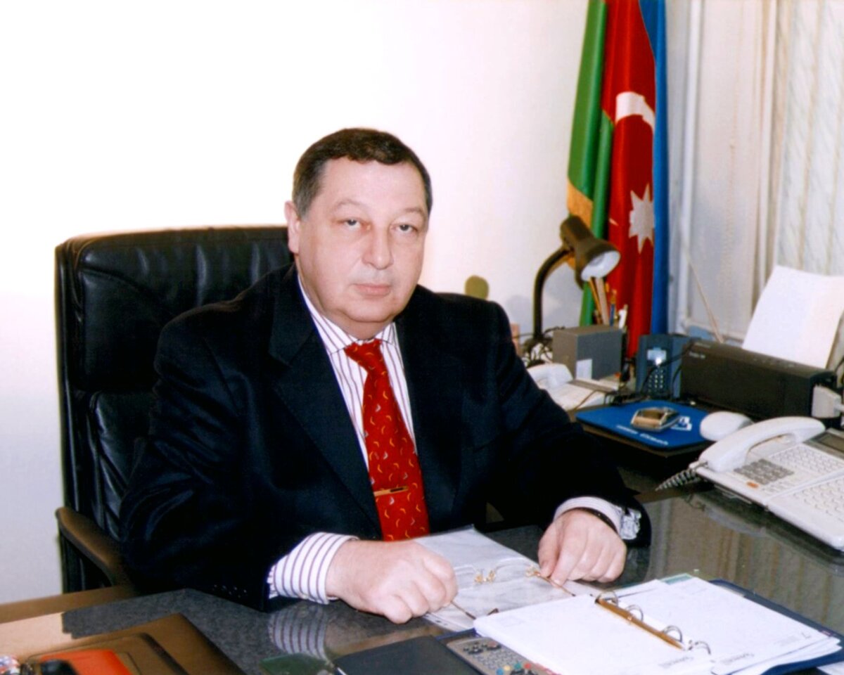 Азиз Алиев ректор