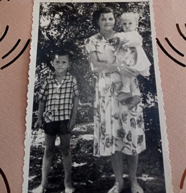 Моя сестра Рая с сыном и дочкой