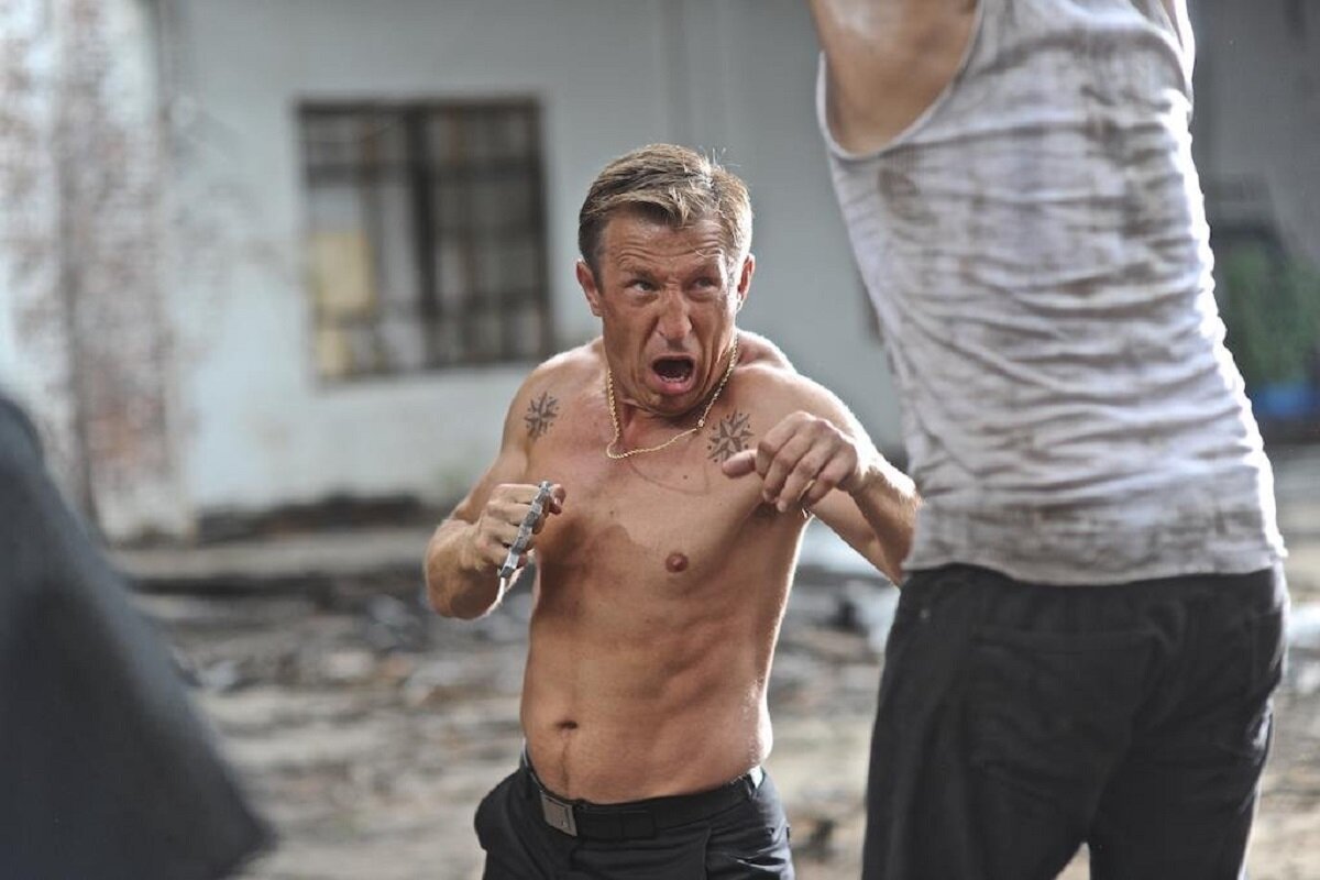 Институт рукопашной мимики имени Ж-К Ван Дамма. Синий диплом. 