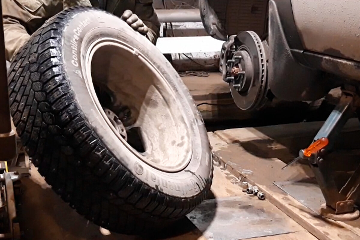 снятие колеса