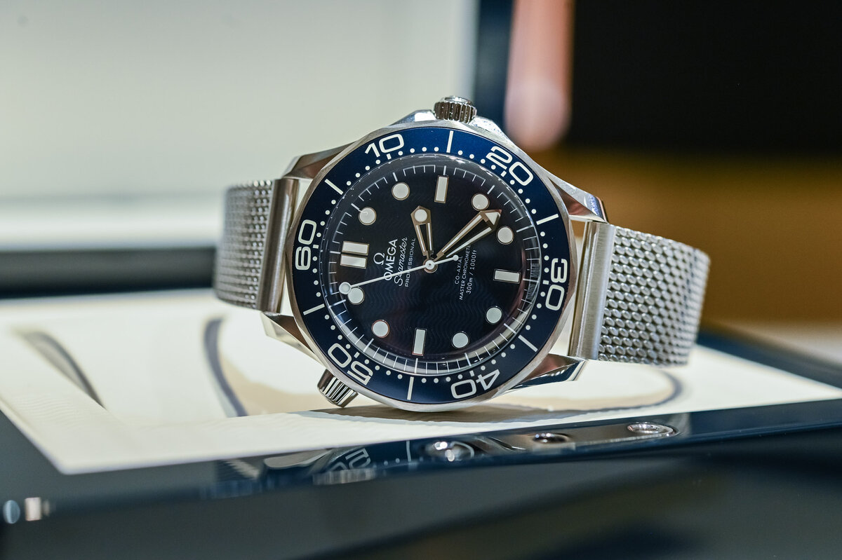 Omega Seamaster Diver 300M 60 Years Of James Bond. Фото: monochrome-watches.com