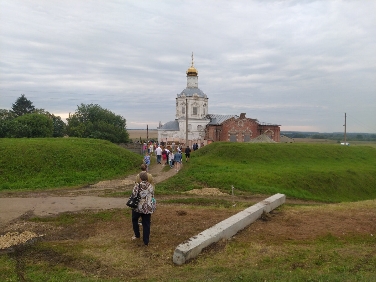 Глебово рязанская область. Глебово Городище Рязанская область. Битва на Воже Рязань. Село Глебово. Церковь в Городище Рязанской области.