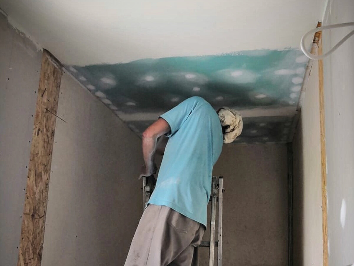 Пошаговый процесс отделки гипсокартонного потолка под покраску