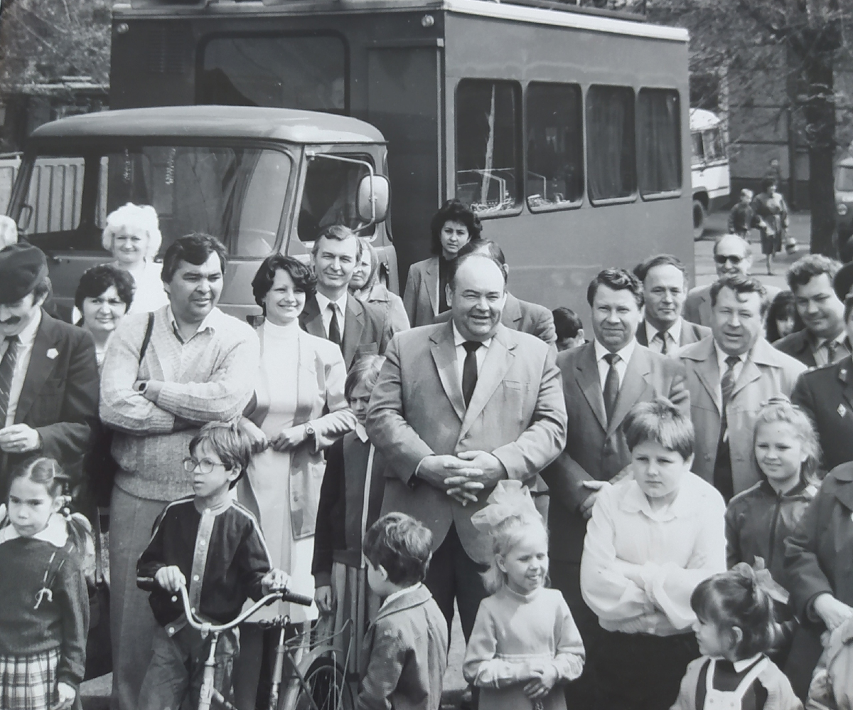 День города. Конец 80-х. Гаранькин Ю. Д. - первый секретарь горкома партии. Давид Чарный, Павел Церемпилов, Георгий Пименов, Михаил Лобачëв, Александр Васильев, Владимир Иванченко, Виктор Тонких, Юрий Кононыхин.