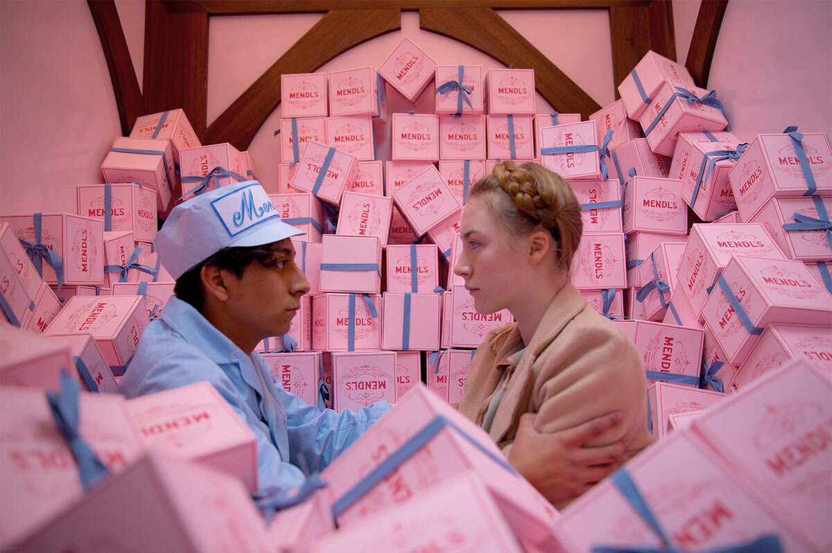 Кадр из фильма "Отель "Гранд Будапешт"" (The Grand Budapest Hotel, 2014)