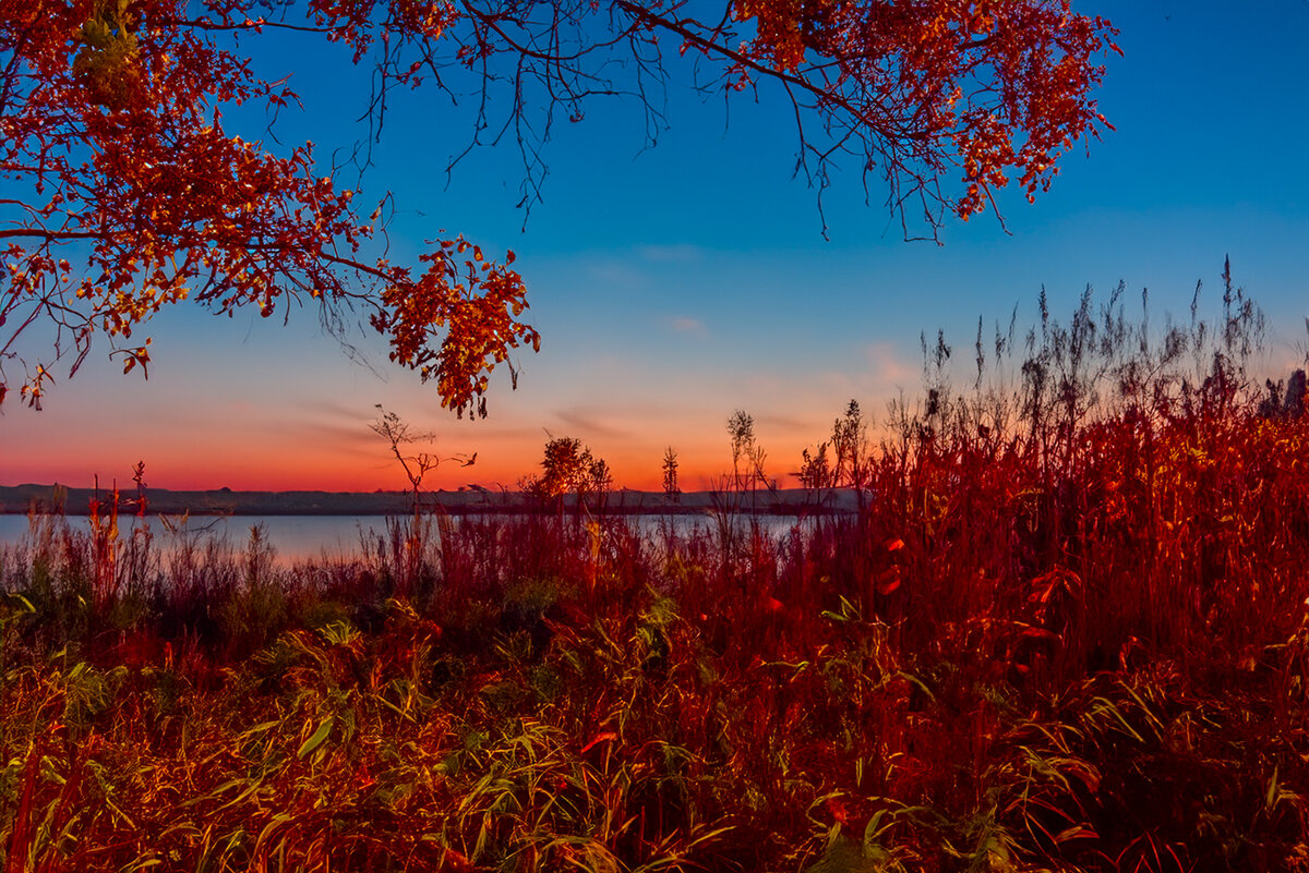 Осень – это пора, когда природа преображается, окрашиваясь в яркие краски и окутывая все вокруг уютной атмосферой.-3