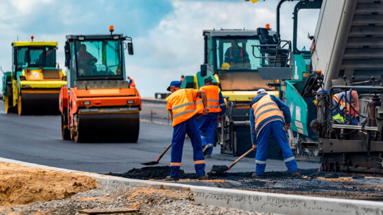    Путин заявил о расширении планов на строительство дорог в России Андрей Бурков