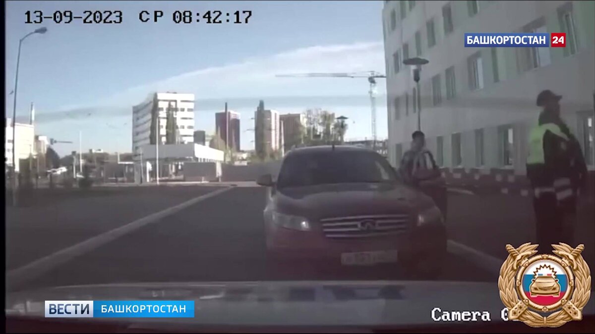    В Уфе сотрудники ГИБДД помогли супружеской паре экстренно добраться до роддома в “час пик”