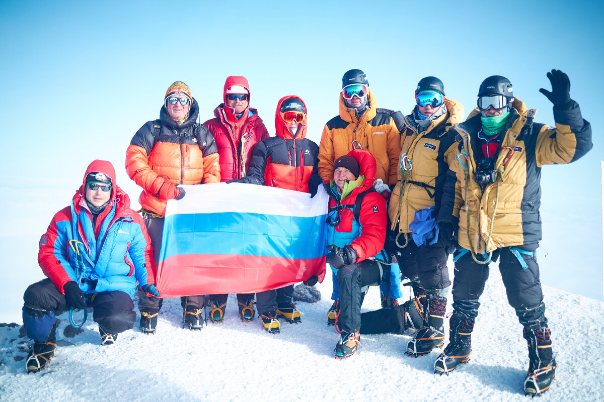 Массовое восхождение на Эльбрус