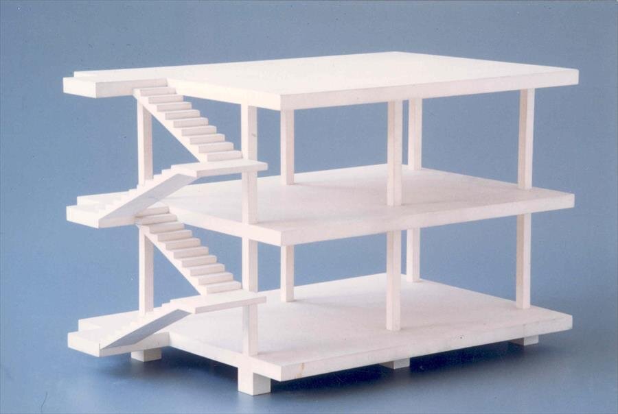 Основа дома, железобетонный литой каркас. Макет каркаса великого Ле Корбюзье́