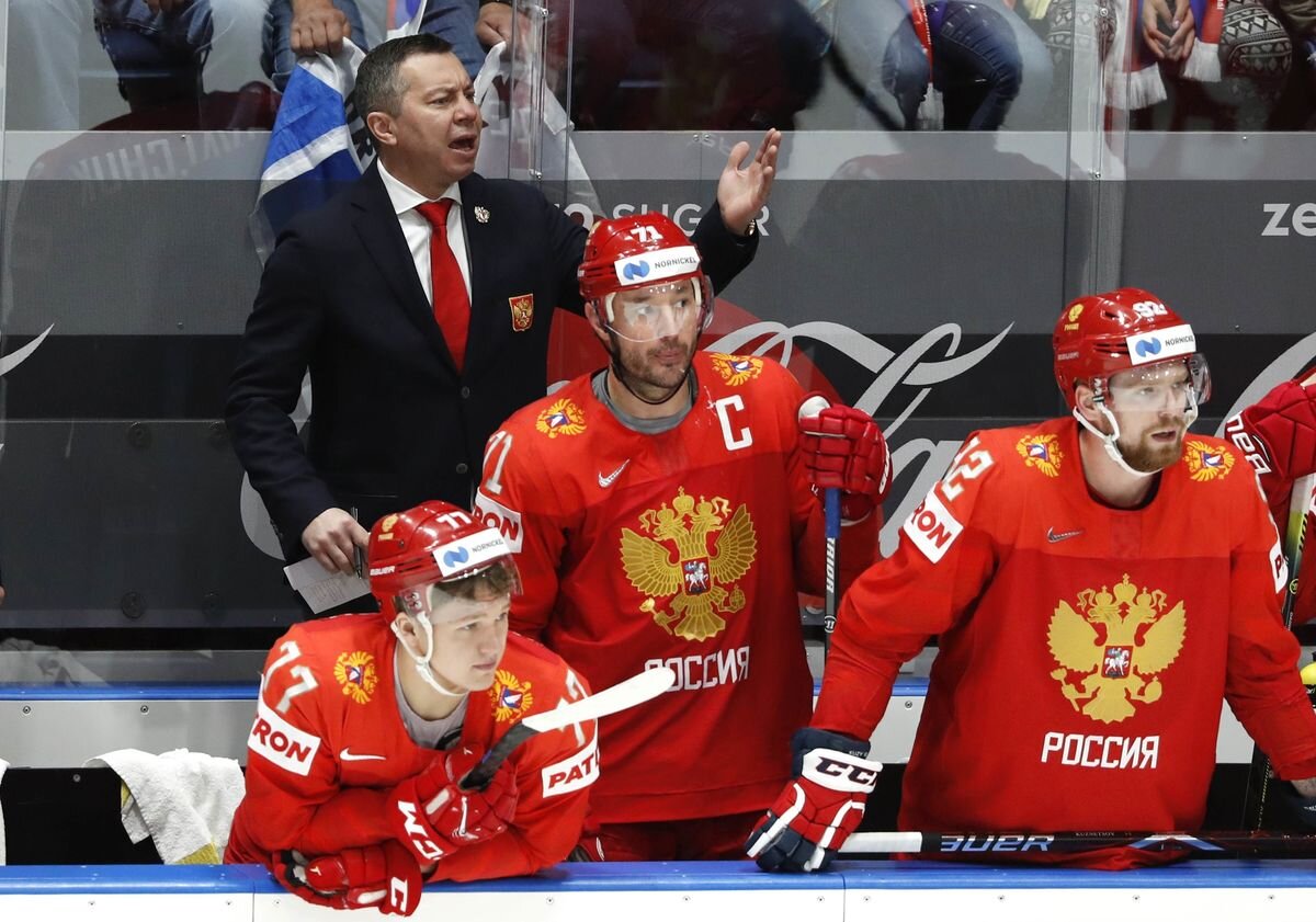 Хоккей чемпионат 2019. ЧМ по хоккею 2019. Тренер Швеции по хоккею 2019. Красная машина хоккей подводная лодка.