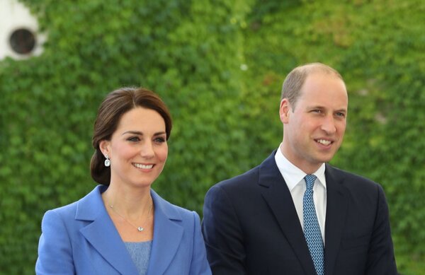 Кейт и Уильям навестили сына принца Гарри и Меган