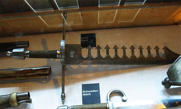 Музейный экземпляр мечелома