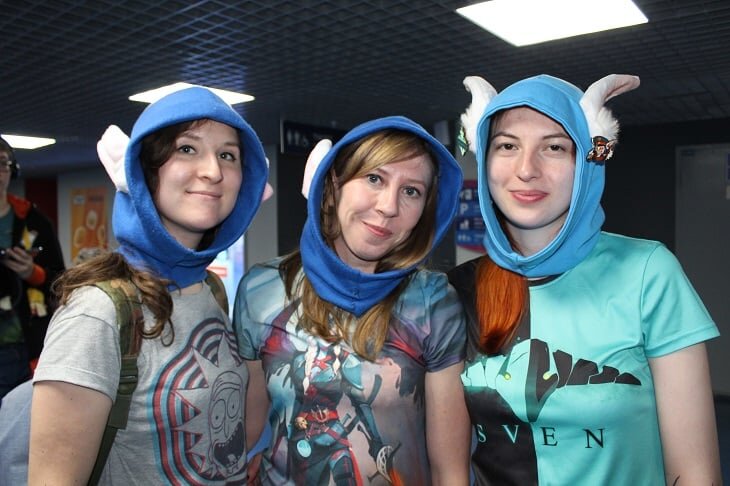 Слева направо: Саша, Надя, Катя