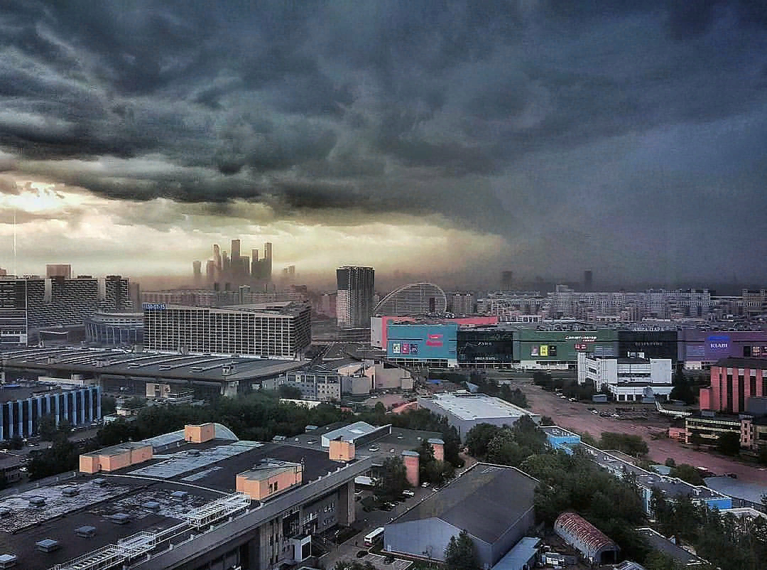 ураган в москве (2017). ураган 2017. ураган в москве (2017). ураган в москве 2017 смерч. ураган 2017.