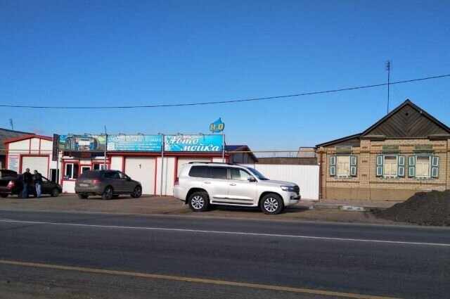 Клиенты автомойки довольны, а соседи не знают, куда от неё деться.... © / Глеб Данилов / АиФ