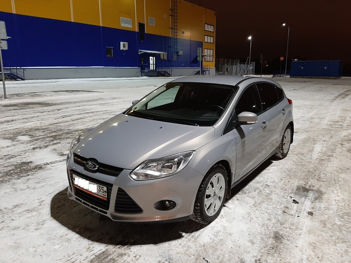 Ford Focus третьего поколения - очень надежный автомобиль, проверенный временем. Оснащен двигателем 1.6 и мощность 125 л.с. За эти деньги можно найти авто без ДТП и с одним владельцев в ПТС.