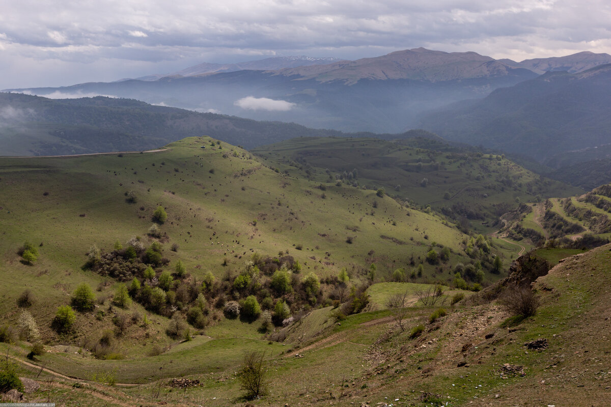 1. Где-то в горах Дагестане. неспешно едем в Кубачи.

