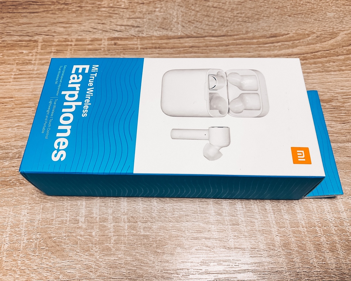 Беспроводные наушники от Xiaomi - как всегда топ за свои деньги. Фото автора