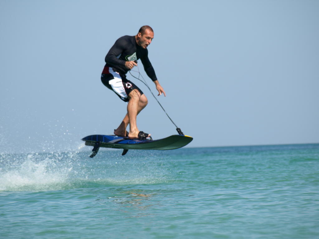 Jet Surf. Источник https://www.to-ibiza.com/activite/jet-surf/