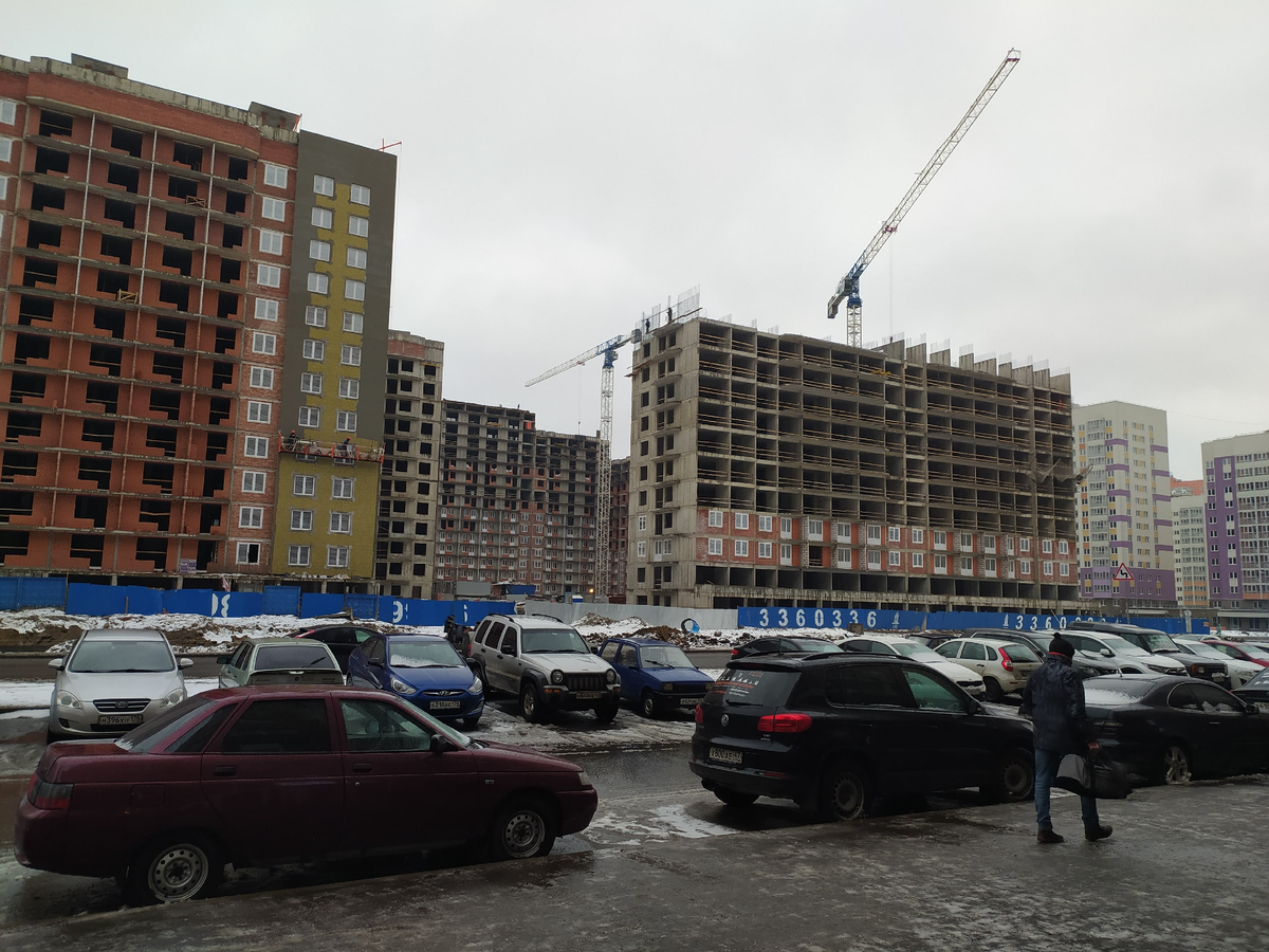Ну он хотя бы строится